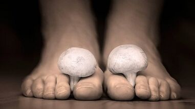Cómo reconocer la presencia de hongos en los pies